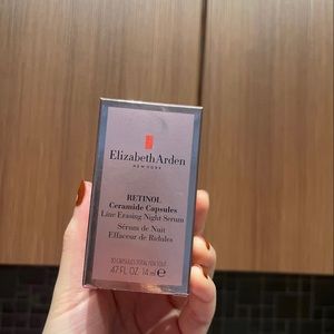 Elizabeth Arden Retinol Ceramide Capsules Line Erasing Night Serum